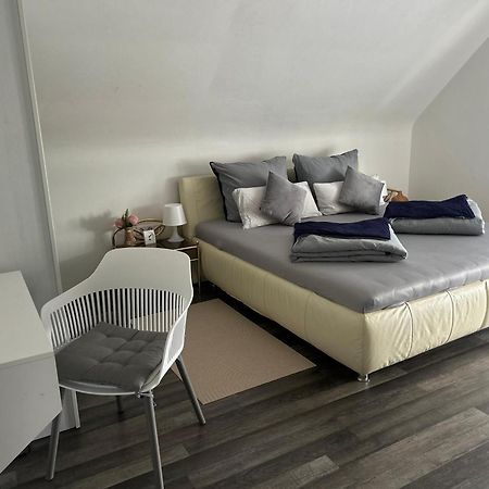 Privat Cozy Room In Mudau Bagian luar foto